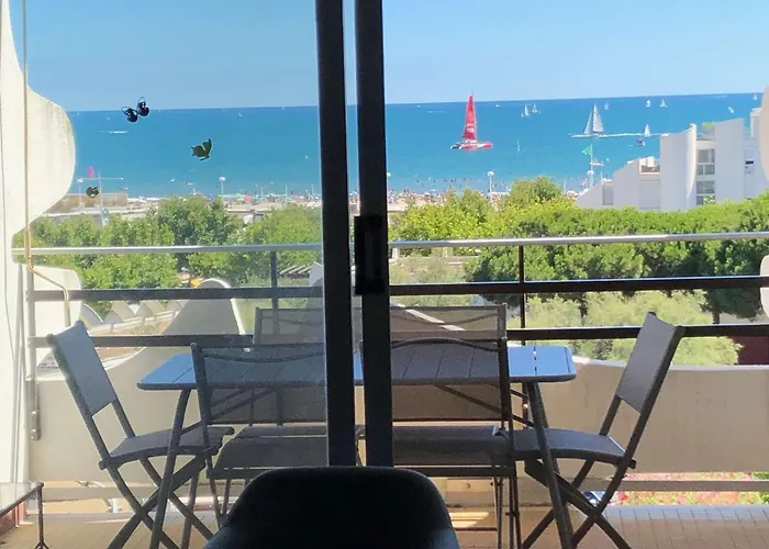 3 Pieces Avec Piscine, Vue Mer, Proche - Fr-1-328-248 *